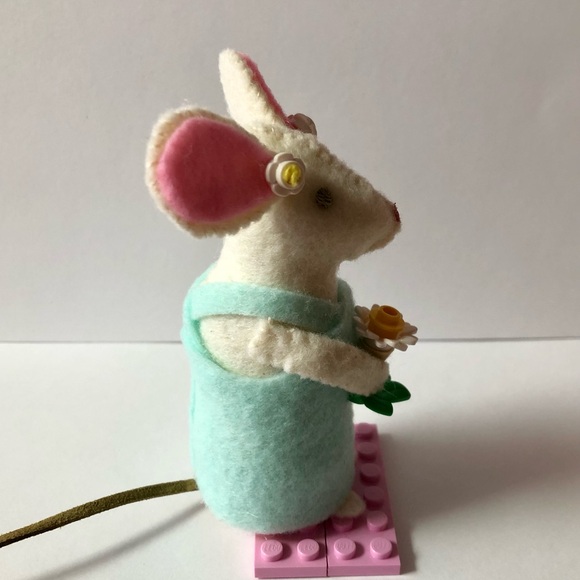 Lego lover Felt Mouse Art Doll Hand-sewn 4 inches tall Daisy aqua dress maniac - Picture 5 of 8